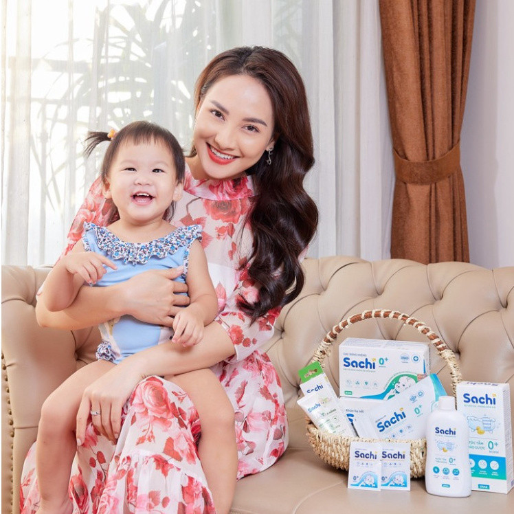 [NEW] Nước Tắm Thảo Dược SACHI Giảm Mẩn Ngứa, Ngừa Rôm Sảy, Làm Ấm Hỗ Trợ Ngăn Cảm Cúm, Cảm Lạnh Cho Bé Lọ - Hộp 20 Gói