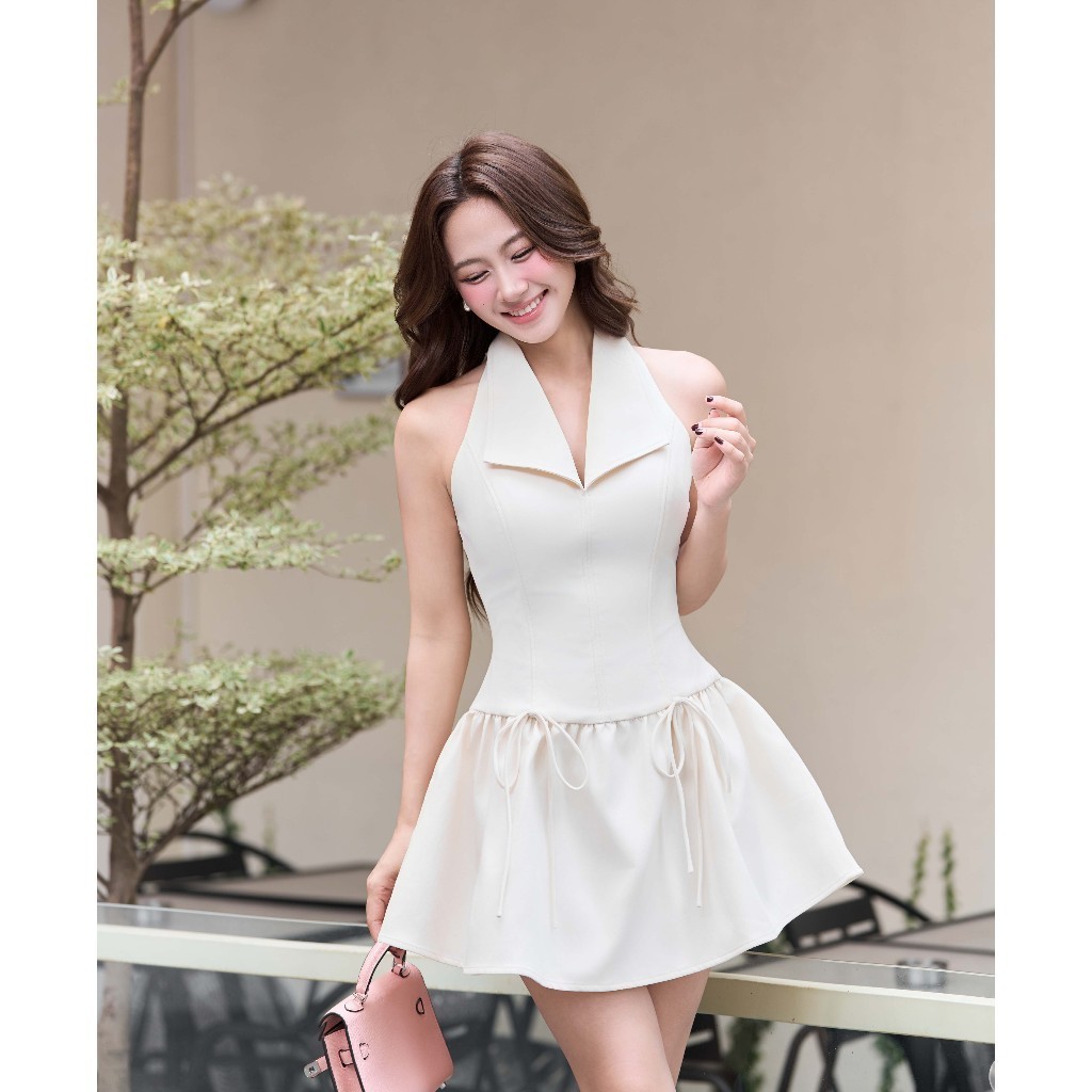 RECHIC Đầm ngắn Felity dáng xòe phối cổ V sát nách cá tính năng động | BigBuy360 - bigbuy360.vn