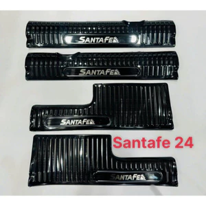 Ốp Bậc Của/Bậc Chân Hyundai Santafe 2025+ form mới nhất Mẫu Titan phay xước cao cấp