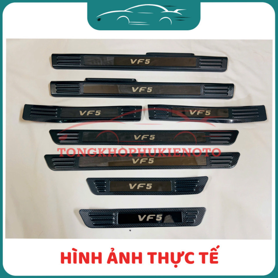 Ốp bậc cửa xe Vinfast VF5/ Herio Green chất liệu nhúng Carbon, chống xước cửa xe, tăng tính thẩm mỹ