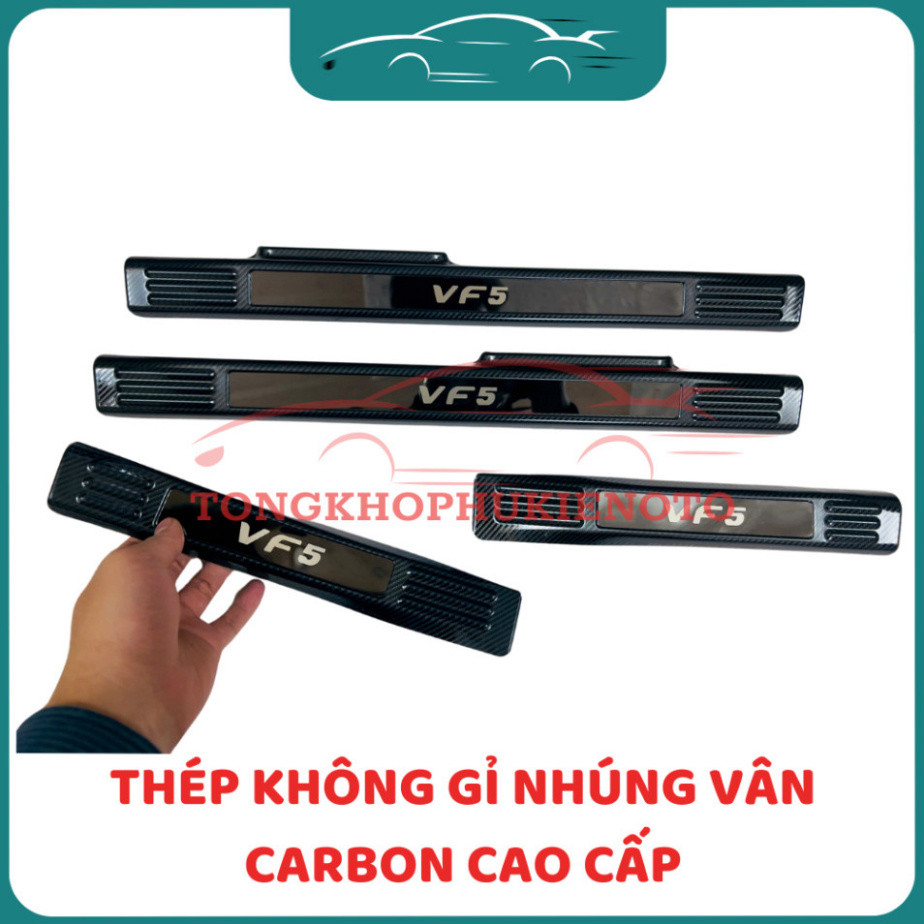 Ốp bậc cửa xe Vinfast VF5/ Herio Green chất liệu nhúng Carbon, chống xước cửa xe, tăng tính thẩm mỹ