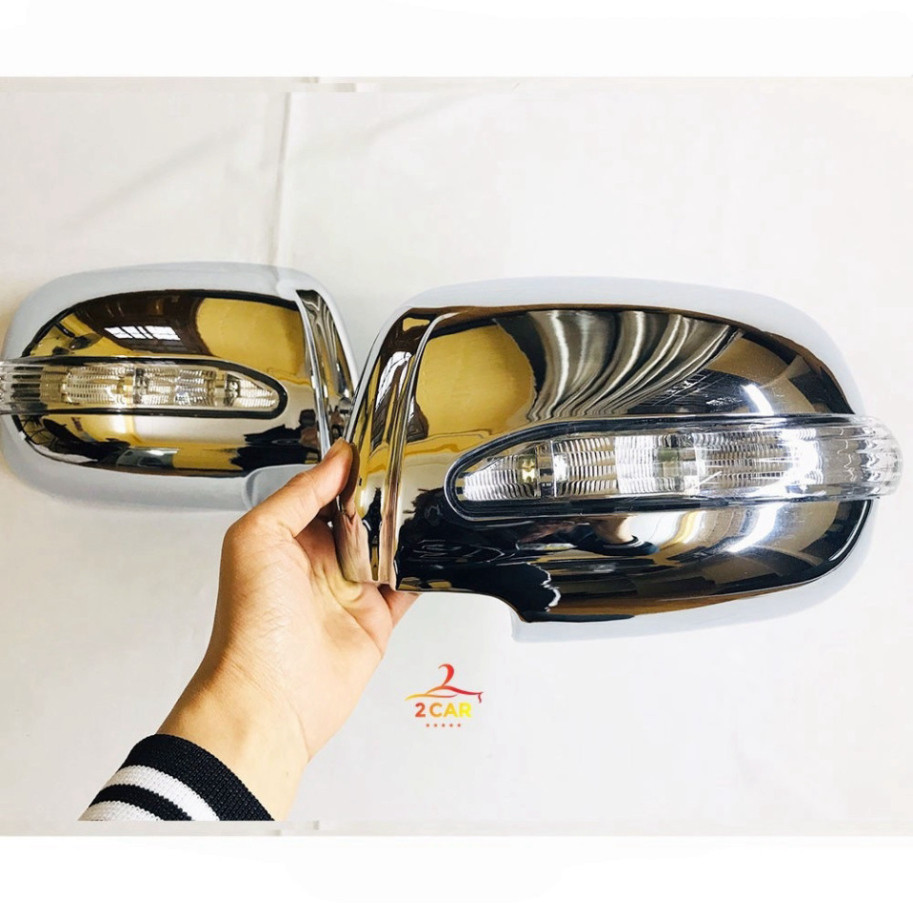Ốp gương chiếu hậu Toyota Fortuner 2006-2015 loại có đèn xi nhan