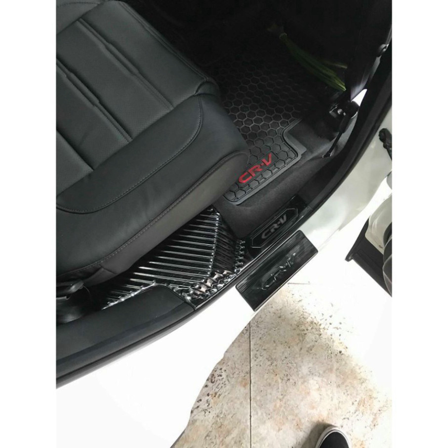 Ốp Bậc Chân Trong,  Ngoài Xe Honda CRV 2018-2019-2020-2021-2022, chất liệu Titan