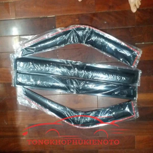 Vè che mưa nhựa đen xe Mitsubishi Jolie vừa khít 100% với các đời xe