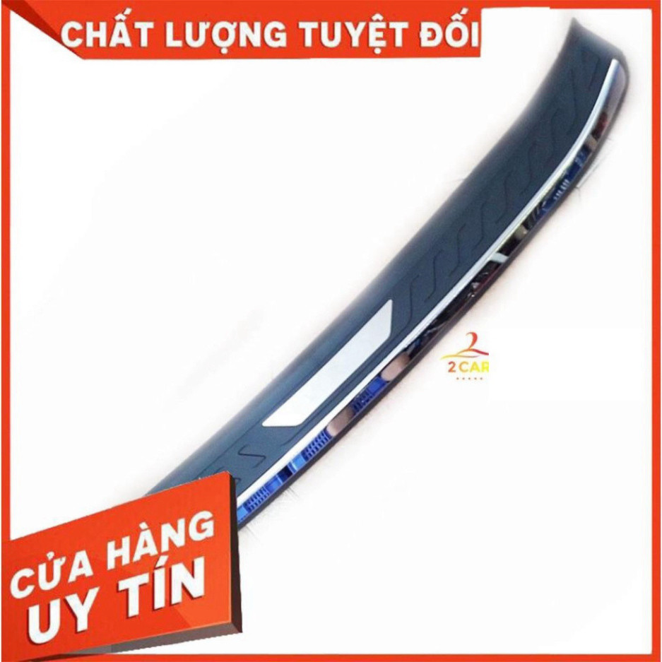Ốp chống trầy cốp Everest 2017-2018-2019-2020-2021 nhựa 3D cao cấp loại 2