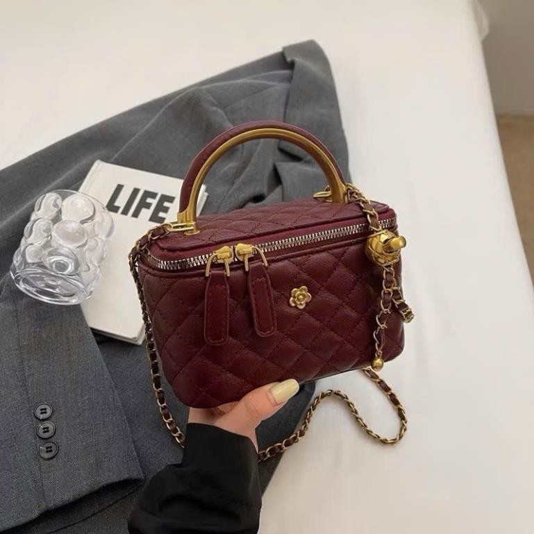 XẢ KHO Túi cốp vuông túi cốp nữ da nhám trang trí hoa trà hàng Quảng size 18cm đeo chéo đeo vai