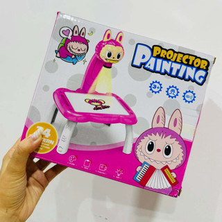 Bàn Vẽ Mini Labubu Kèm Đèn Chiếu Hình Ảnh - Máy Chiếu Vẽ Cho Trẻ, Bao Gồm Màu Sắc & Sách Tập Vẽ, 24 Hình Dễ Thương