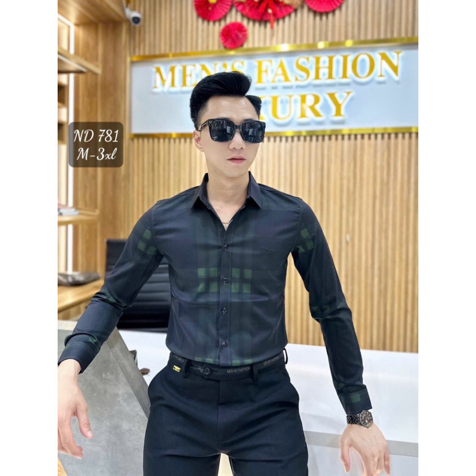 Áo Sơ Mi nam từ chất liệu kaki mềm mại, thiết kế tàu min và thêu họa tiết sắc nét, thời trang.