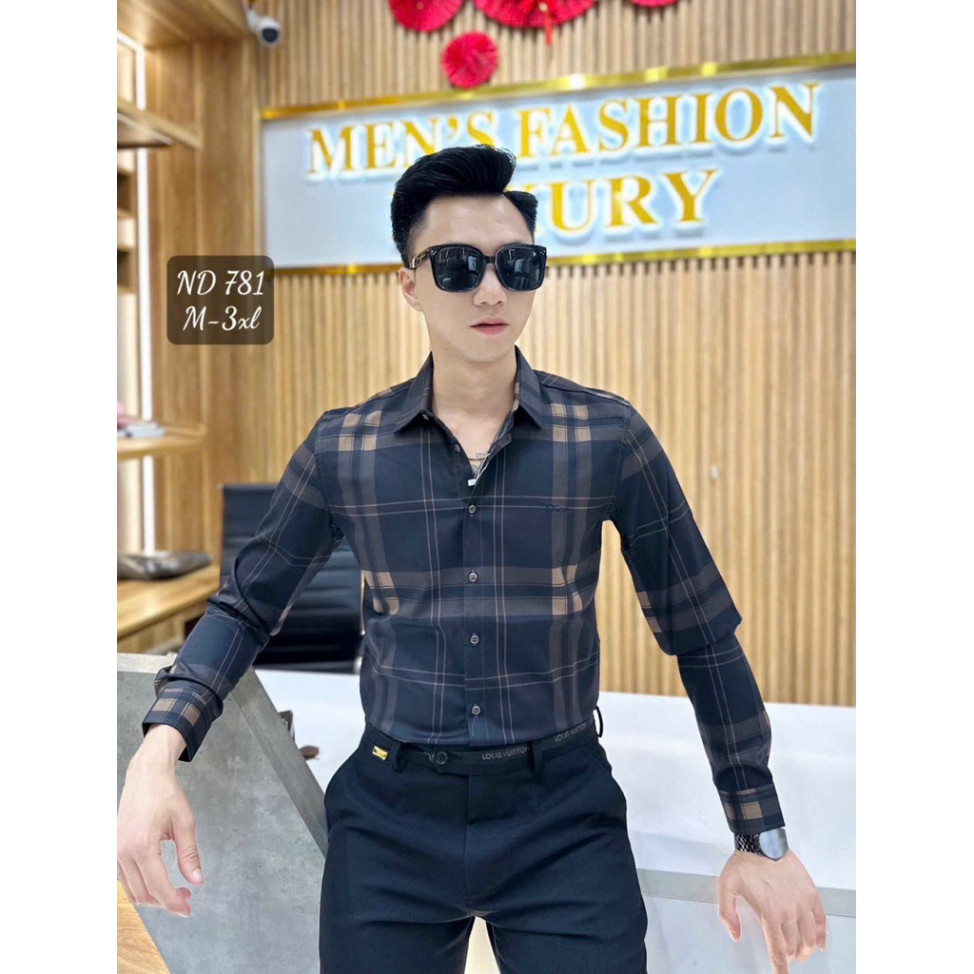 Áo Sơ Mi nam từ chất liệu kaki mềm mại, thiết kế tàu min và thêu họa tiết sắc nét, thời trang.