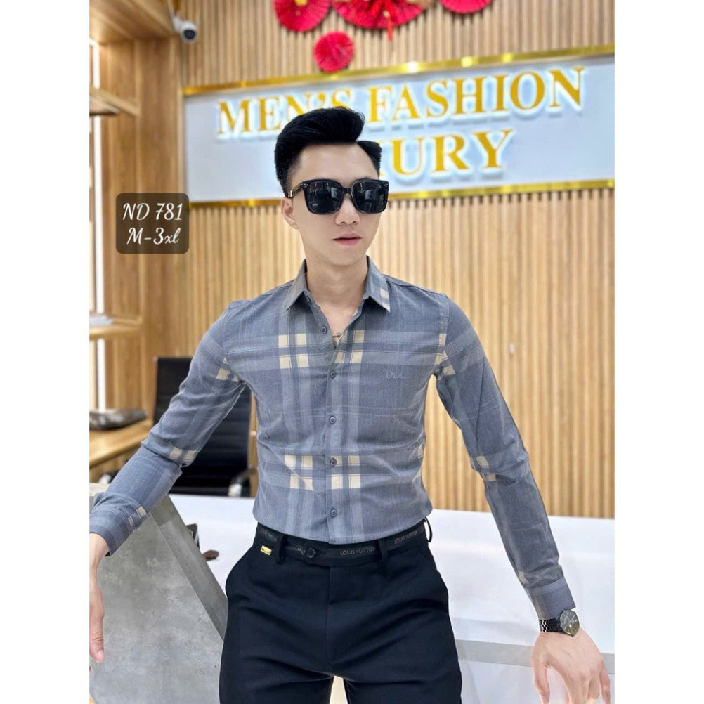 Áo Sơ Mi nam từ chất liệu kaki mềm mại, thiết kế tàu min và thêu họa tiết sắc nét, thời trang.