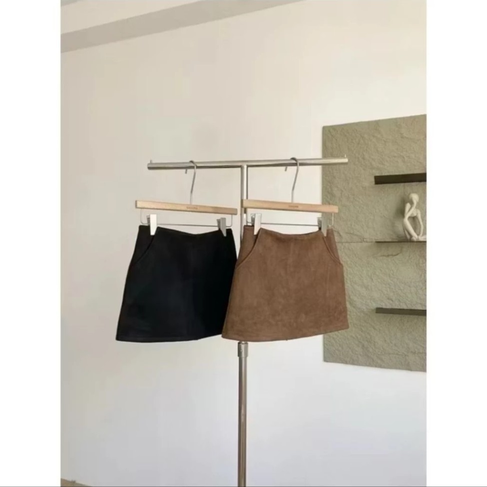 Chân Váy Da Lộn QCCC Bản Cạp Trễ Cho Nữ Có Túi Khóa Kéo Sau Chiều dài 30-32cm