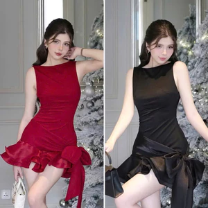 Đầm body dáng ngắn chất tuyết mưa cổ thuyền sát nách hở lưng lai váy phối bèo tơ thắt nơ siêu hot