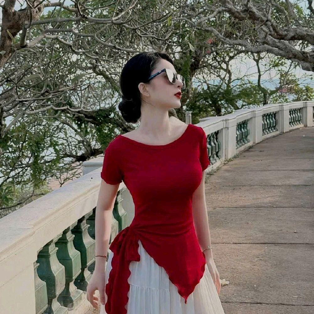 Set áo thun tăm phối tà nhọn kết bông tua rua và chân váy tơ maxi dài chuẩn đẹp