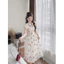 Đầm dáng dài qua gối chất vải tơ nến in hoạ tiết bông hoa đỏ cổ tròn khoá kéo tay ngắn dễ thương dịu dàng Shop Uyê