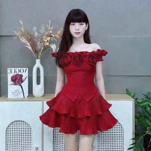 Set váy nữ chất Xược hàn dập bông 3 màu siêu xinh cho nàng đi chơi, áo trễ vai đính hoa vạt nhọn+váy xếp ly tầng S