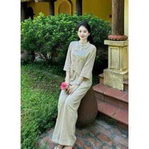 Bộ trang phục lễ chùa cho nữ, áo phật tử thêu hoa sen và chữ an, nút gài bọc vải sang trọng. Shop Uyên Fashion