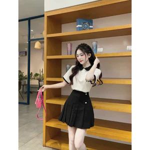 Sét váy thời trang nữ chất áo thun gân cổ tròn phối bèo tay ngắn váy cotton lạnh đính nút dáng chữ A xếp ly mini