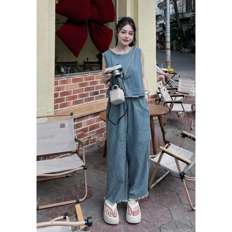 BỘ ĐỒ JEAN ÁO CỔ TRÒN GÀI NÚT SAU PHỐI QUẦN DÀI ỐNG RỘNG😉đi chơi, dạo phố, shoping, hội họp bạn bè...đẹp mặn mà😃