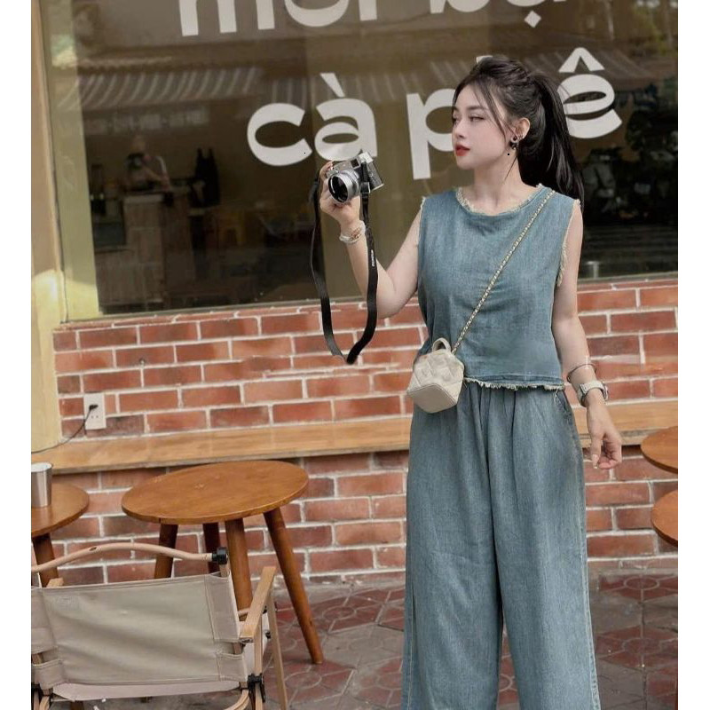 BỘ ĐỒ JEAN ÁO CỔ TRÒN GÀI NÚT SAU PHỐI QUẦN DÀI ỐNG RỘNG😉đi chơi, dạo phố, shoping, hội họp bạn bè...đẹp mặn mà😃