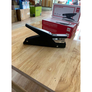 Dập ghim Deli E0346 cầm tay – Dập mạnh, bền đẹp, ghim tối đa 30 tờ