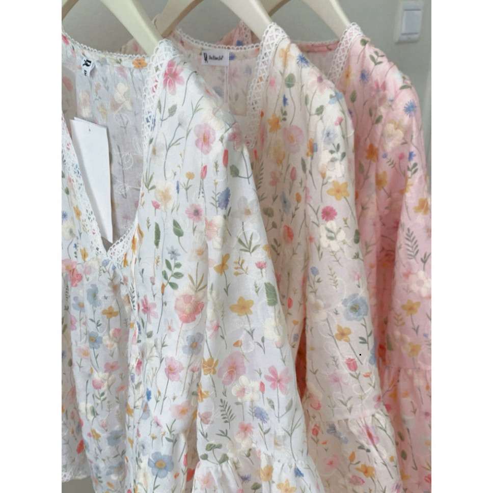 [Luna chọn] Áo Babydoll Cổ V viền Ren Thêu Hoa Nổi Tay Loe form xoè Shopbostore Luna