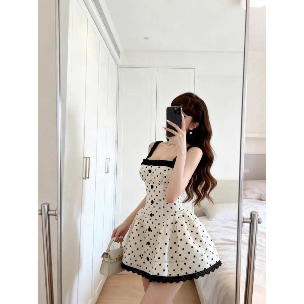 Đầm 2 dây Chấm bi cúp ngực viền ren,mocking thân sau đính cúc bọc, kèm quần rời đầm ngắn xòe xinh yêu, đi chơi, đi tiệc