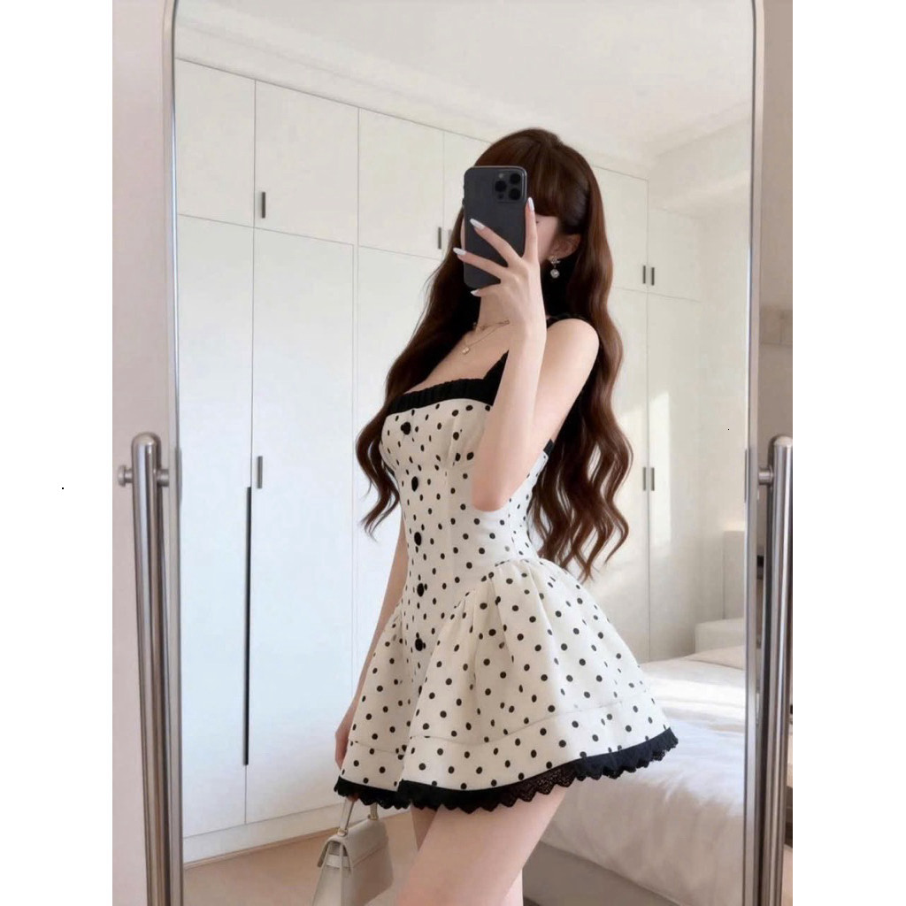 Đầm 2 dây Chấm bi cúp ngực viền ren,mocking thân sau đính cúc bọc, kèm quần rời đầm ngắn xòe xinh yêu, đi chơi, đi tiệc