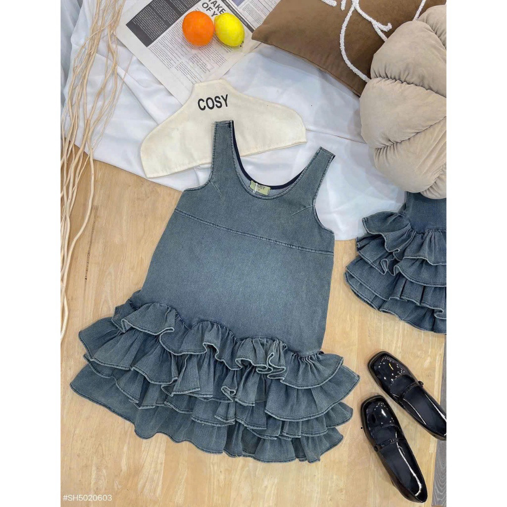 Dầm thời trang nữ kiểu dáng mới mẻ xinh xắn chất Jeans Quảng Châu cao cấp áo sát nách cổ chữ U váy mini dáng xếp tầng