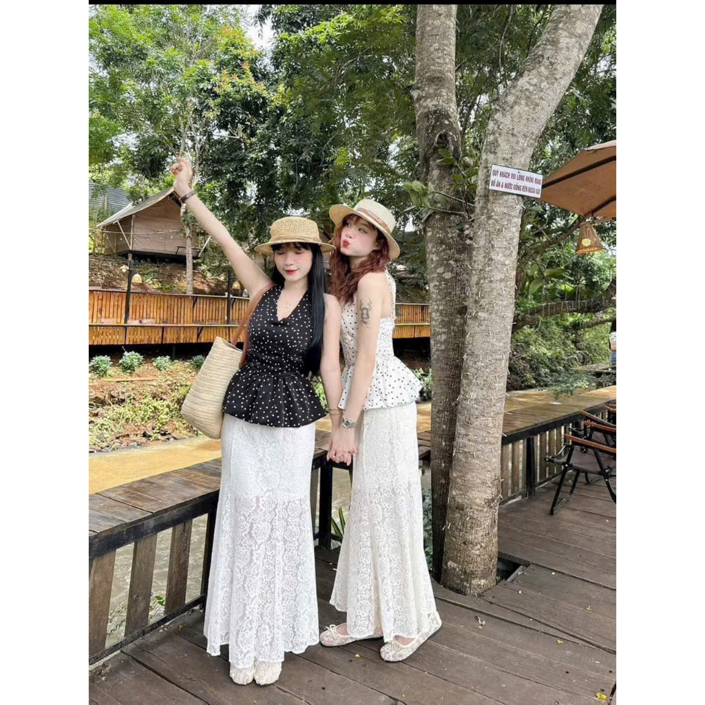 SÉT CẶP CHO CHỊ EM ÁO LỤA CHẤM BI THÂN SAU MOCKING PHỐI CHÂN VÁY REN CÓ LÓT 2 MÀU Y HÌNH