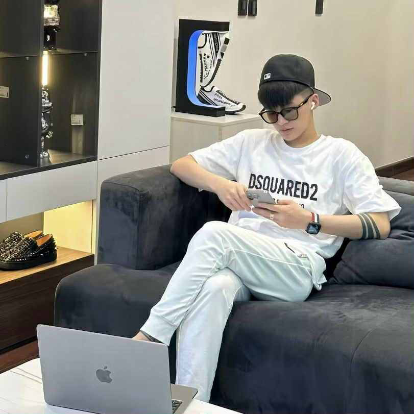 Áo Thun In  DSQ Vải In Chữ Trơn Ở Ngực,Tay Ngắn Cổ Tròn Hot Trend 2026