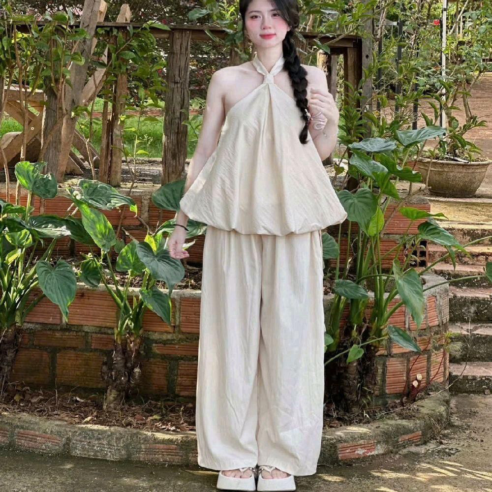 Set bộ áo cổ yếm hở lưng và quần ống rộng chất vải dù đẹp chuẩn hình Monfashion