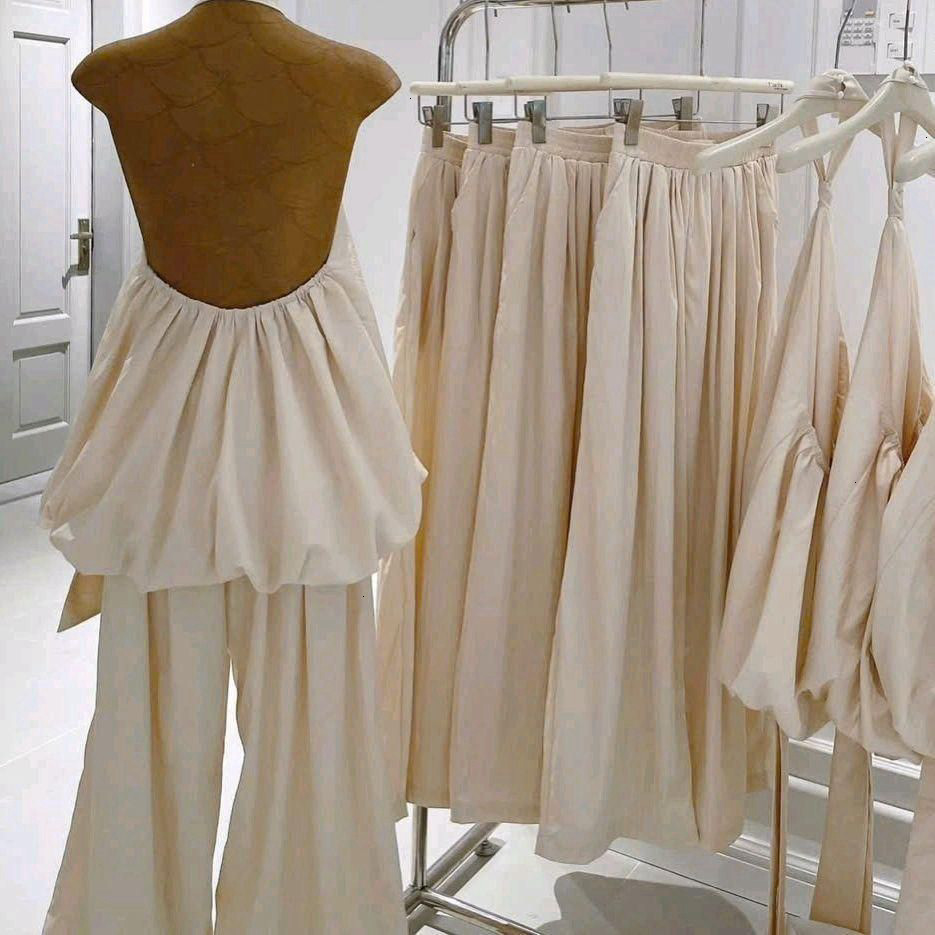 Set bộ áo cổ yếm hở lưng và quần ống rộng chất vải dù đẹp chuẩn hình Monfashion