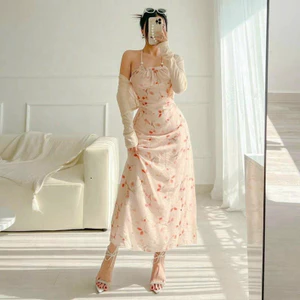 Set Váy Hoa Mùa Hè Đầm Kaki Lụa Cổ Yếm Dáng Dài (Có Mút) Kèm Áo Khoác Thun Giấy Dài Tay Thanh Lịch Hot Monfashion