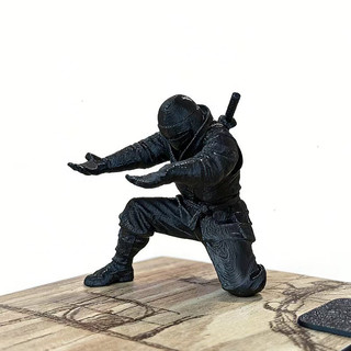 Mô Hình Ninja Giá Đỡ Bút Độc Lạ - Kệ Để Bút Trang Trí Bàn Làm Việc, Quà Tặng Văn Phòng Sáng Tạo MH01