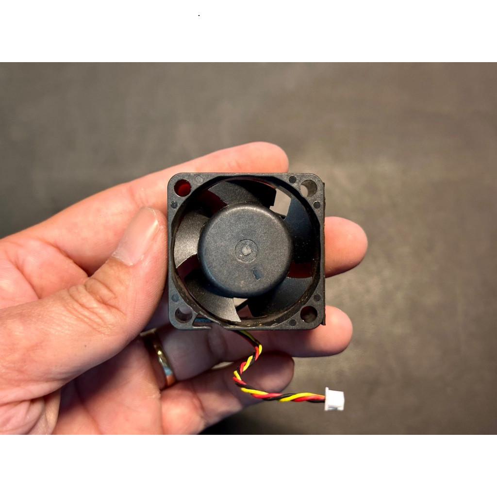 Quạt tản nhiệt 12V 4x4x2cm hàng tháo máy, làm mát linh kiện điện tử gọn bền