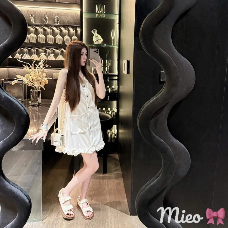 Đầm suông hai túi nữ thiết kế sát nách cổ chữ v thêu họa tiết cá tính mặc đi chơi dạo phố HCOM27200