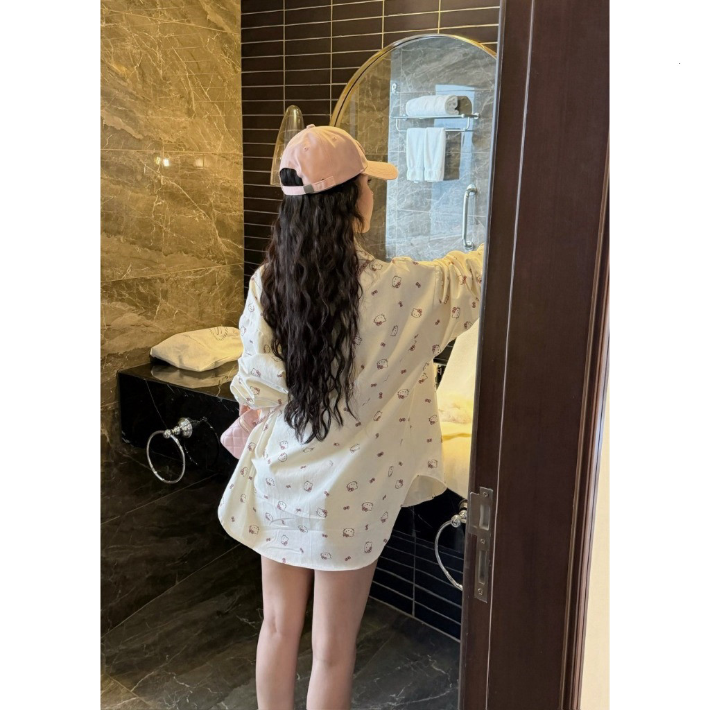 Áo sơ mi nữ tay dài họa tiết mèo phối túi ngực viền ren chất thô cotton dáng rộng phong cách Hàn Quốc HCOM27049