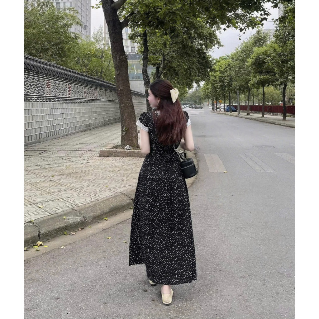 Váy liền thân dáng dài chấm bi nhí đầm maxi cổ v phối ren tiểu thư vintage đi du lịch hè HCOM25757
