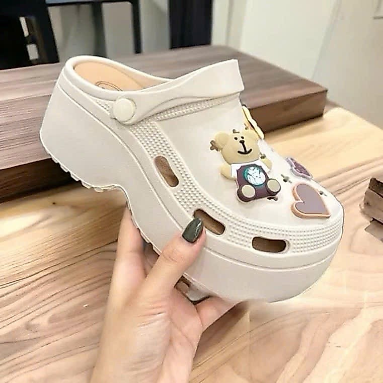 Sục Cross đế cao, Dép sandal nữ đế cao 7cm đính stick dễ thương có lỗ thoáng khí | BigBuy360 - bigbuy360.vn