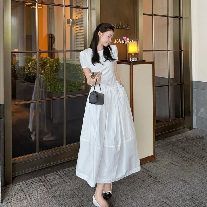 Váy maxi cổ tròn Iris eo thun dáng xòe áo thun ôm co giãn chân váy bồng dài tiểu thư Hàn Quốc thanh lịch, mặc đi chơi