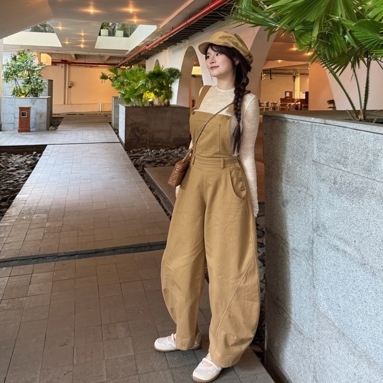 Quần Yếm Kaki Dài Ống Cong Sandy Overall | HÈO