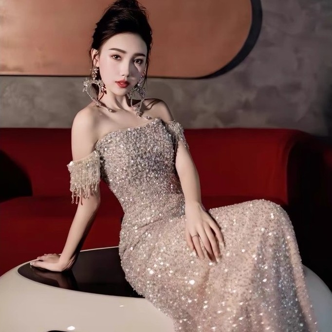 Đầm Dạ Hội Dài Ôm Dáng Màu Champagne Lấp Lánh Trễ Vai Tua Rua Thanh Lịch Dự Tiệc
