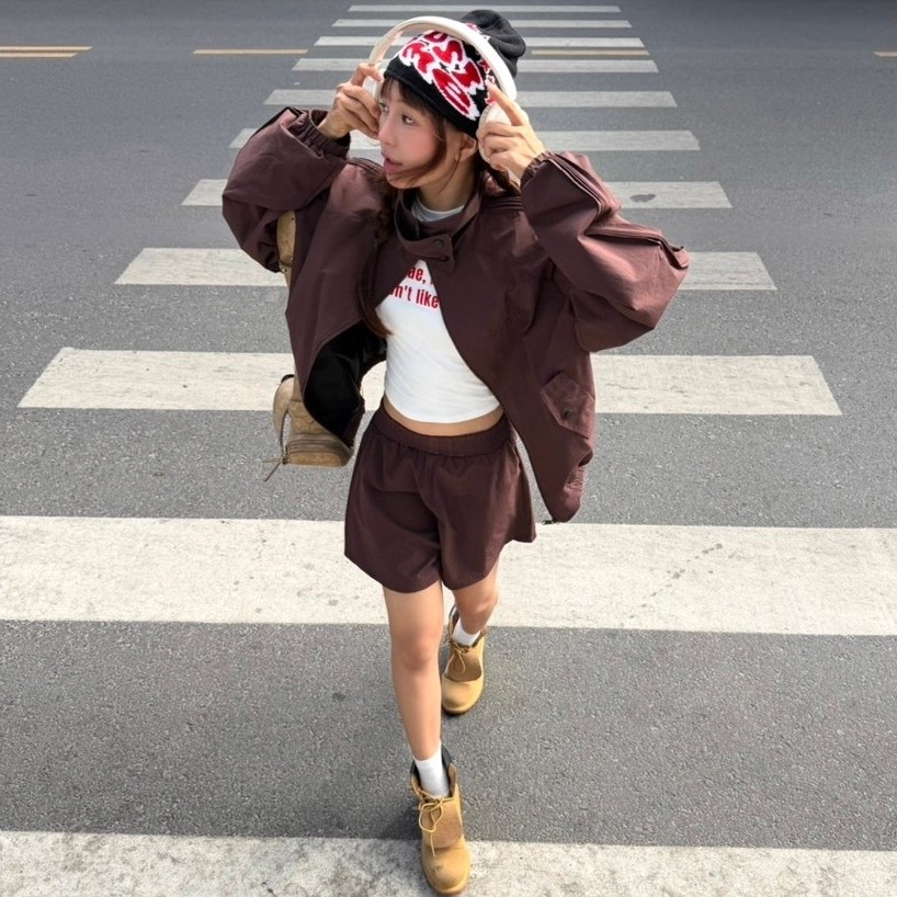 Quần short dù " CHOSEN NYLON SHORT" - form trên gối Unisex | BigBuy360 - bigbuy360.vn