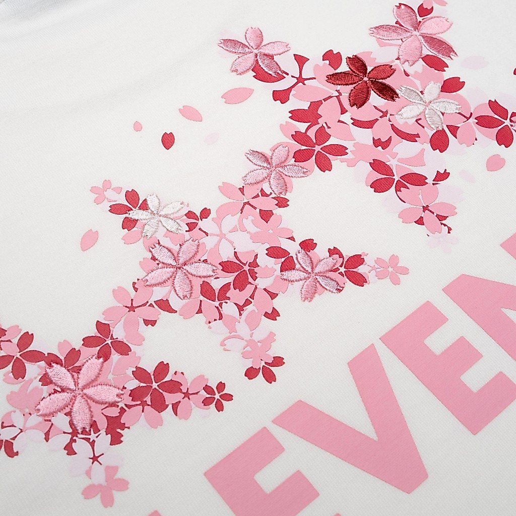 Áo Thun Levents Sakura Signature Logo Semi-Oversized Tee 100% Cotton T-shirt | BigBuy360 - bigbuy360.vn