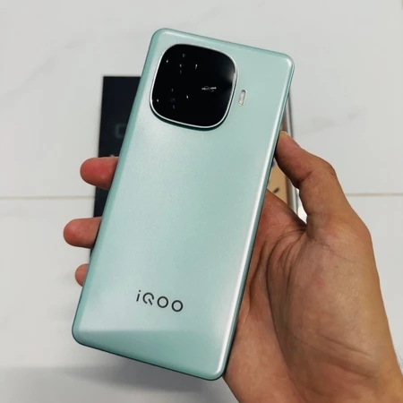 (Máy Cũ) Điện Thoại iQOO Z9 Turbo 16-256GB