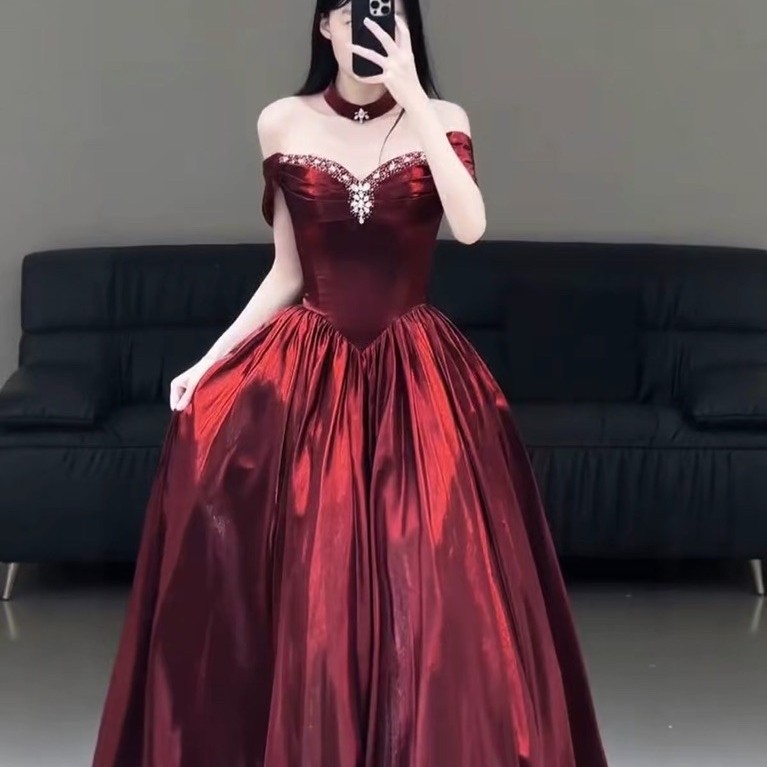 Đầm Dạ Hội Đỏ Đô Trễ Vai Đính Đá Dáng Xòe Sang Trọng Đi Tiệc Sự Kiện
