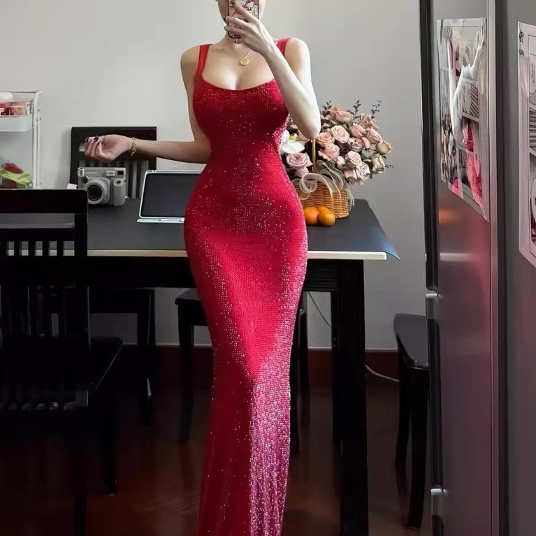 Đầm dạ hội body dài đính đá lấp lánh – dáng ôm tôn dáng, sang trọng dự tiệc