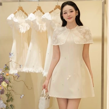 𝗝𝗘𝗡𝗡𝗬𝗖𝗟𝗢𝗦𝗘𝗧 ®- Váy thiết kế ren choàng thắt nơ, váy đi chơi đi tiệc nhẹ nhàng , Đầm nữ dáng chữ A đính đá -hàng chuẩn