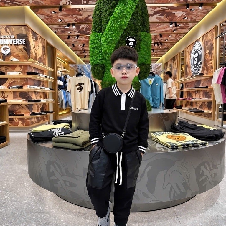 Áo polo dài tay bé trai cổ bẻ vải cotton gai thân trơn ngực thêu logo tay phối kẻ phong cách boy phố 2214