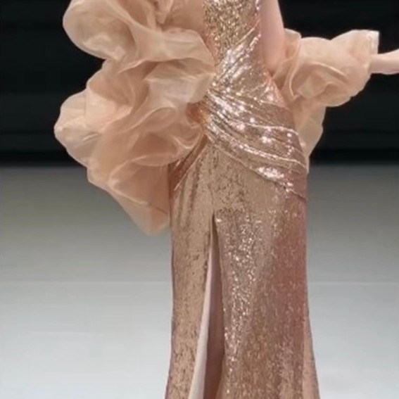 Đầm Dạ Hội Sequin Ánh Kim Trễ Vai Dáng Dài Xẻ Tà Tay Voan Phồng Sang Trọng